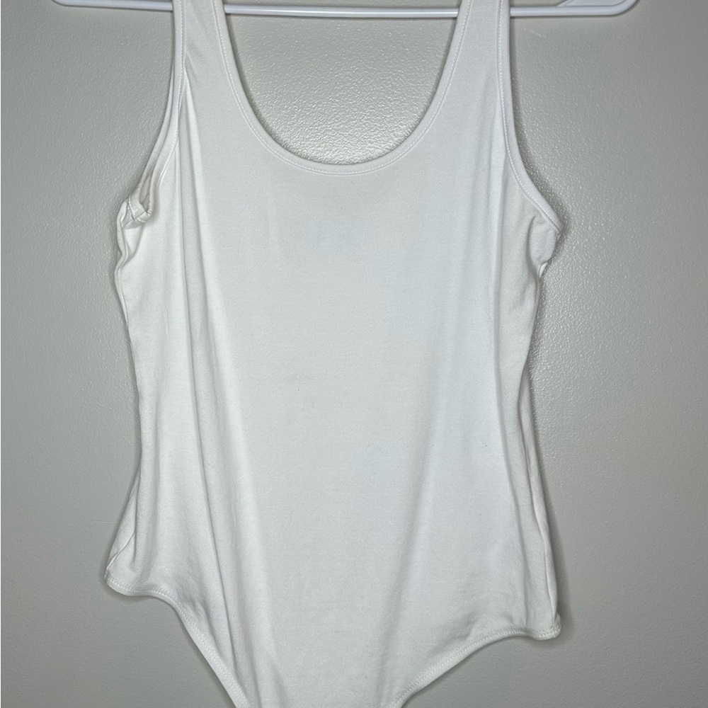 Elegant White Sleeveless Bodysuit